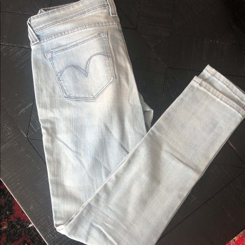 Levi light wash skinny jeans